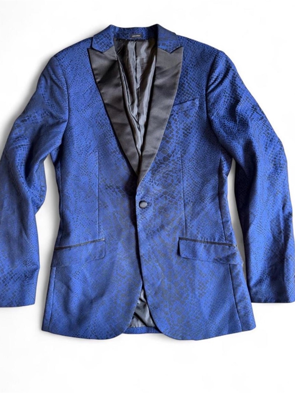 jf j.ferrar Blue Patterned Sport Coat with Black Satin Lapel